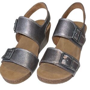 Comfortiva Erlina Grey Gold Silver Double Buckle Leather Sandals Size 7 NIB